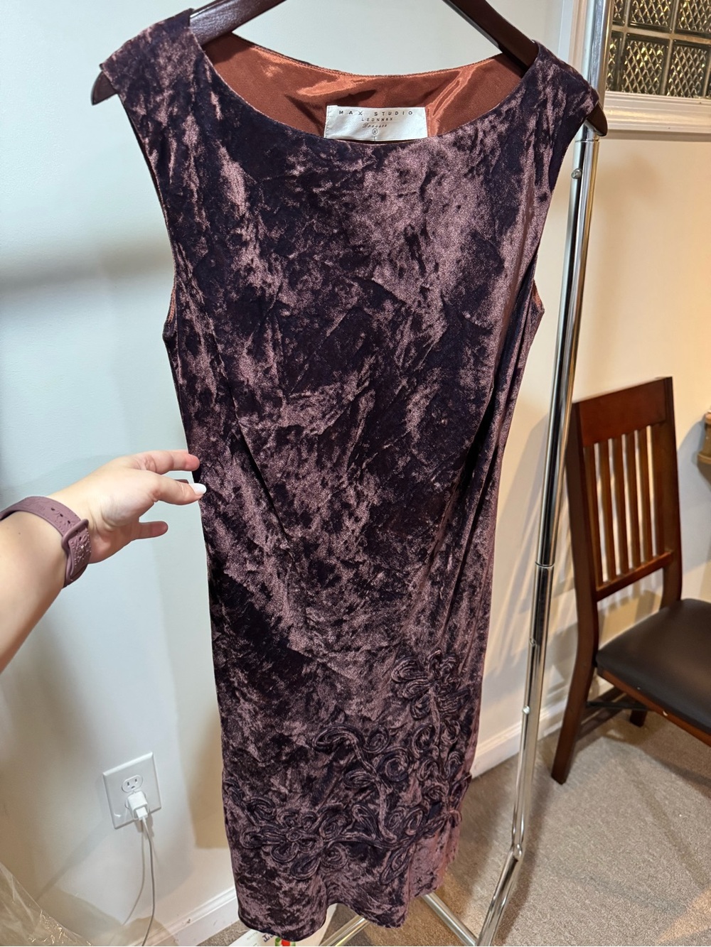 NWT Max Studio Leonmax (special style) Sleeveless Velvet Sheath Dress in Brown